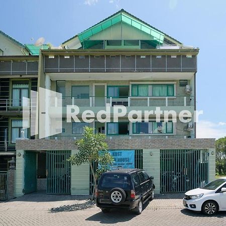 Pondok Hijau Syariah Mitra Reddoorz At Citraland Surabaja Zewnętrze zdjęcie