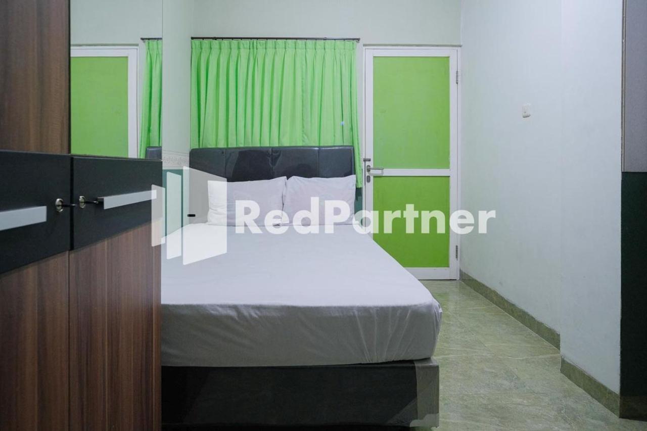 Pondok Hijau Syariah Mitra Reddoorz At Citraland Surabaja Zewnętrze zdjęcie
