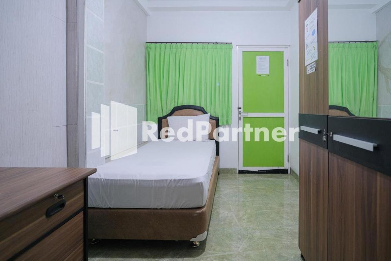 Pondok Hijau Syariah Mitra Reddoorz At Citraland Surabaja Zewnętrze zdjęcie